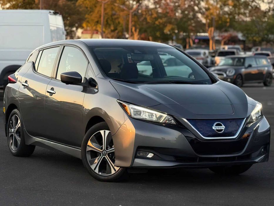 Nissan LEAF SV      2022