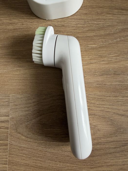 Clinique Sonic System purifying cleasing brush