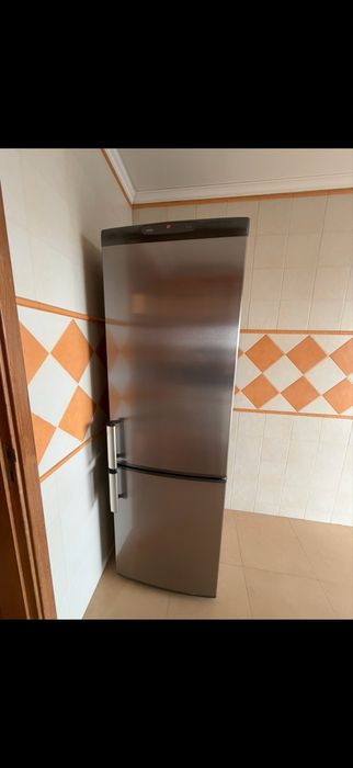Frigorífico Combinado Hoover Inox – Classe A+ (Excelente Estado)