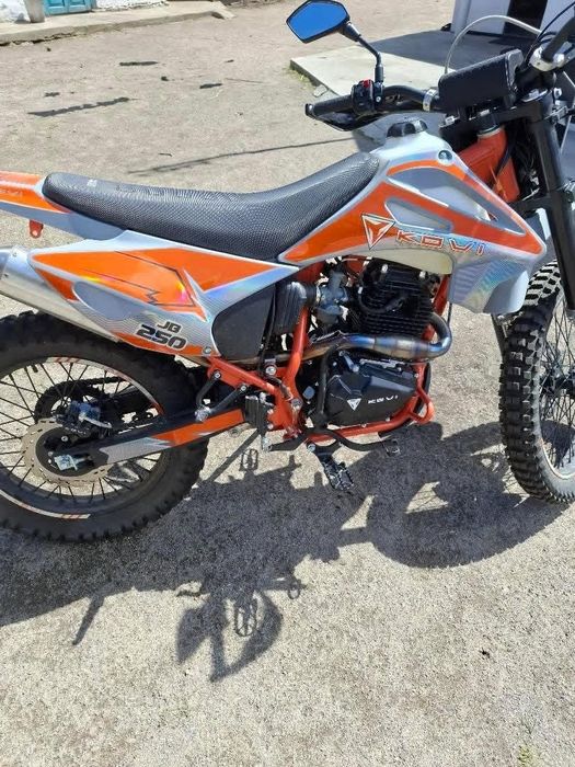 Продаєця кові 250