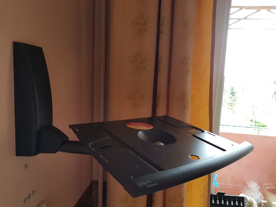 Podstawa, uchwyt ścienny pod telewizor.