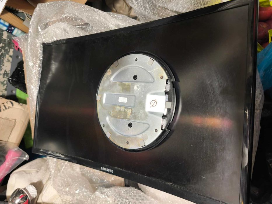 изогнутый LED-монитор Samsung модели C24F390FHI