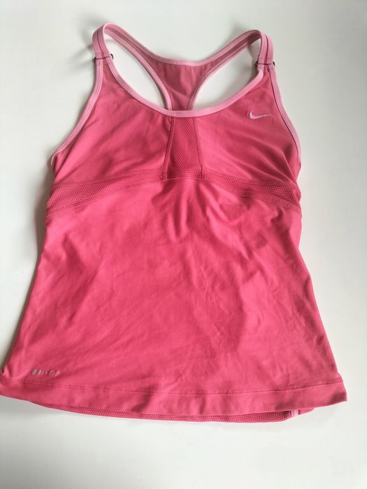 Bluzka Nike na fitness