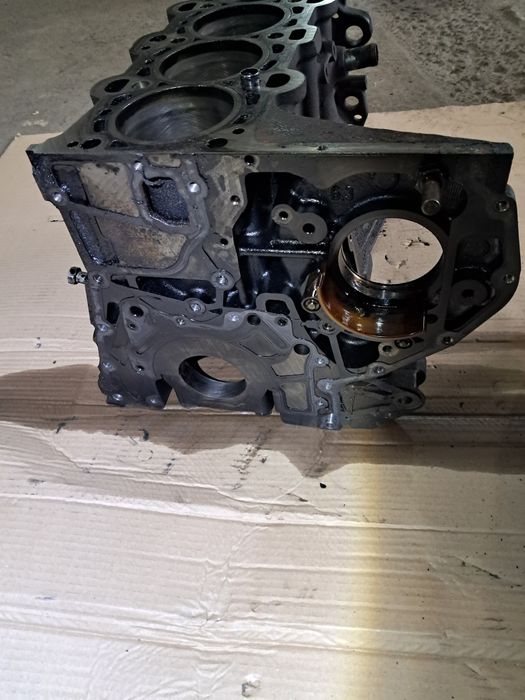 Блок циліндрів двигуна BMW M47 2.0 D