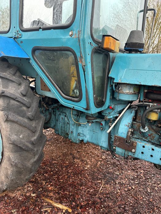 Трактор МТЗ 80 .