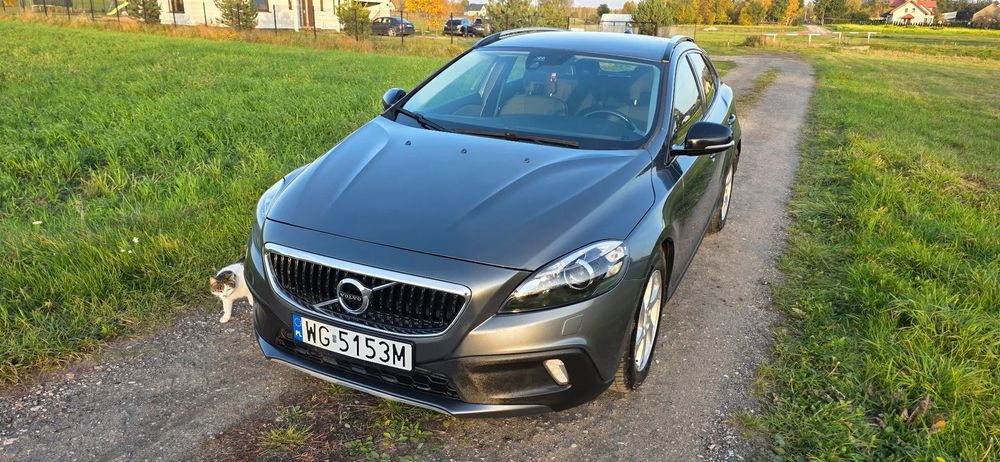 Volvo V40 Volvo V40 Cross Country Momentum