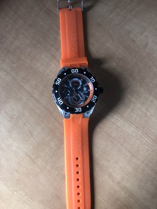 Часы все рабочие фирмы CALGARY дуже добре роблять из нержавейки