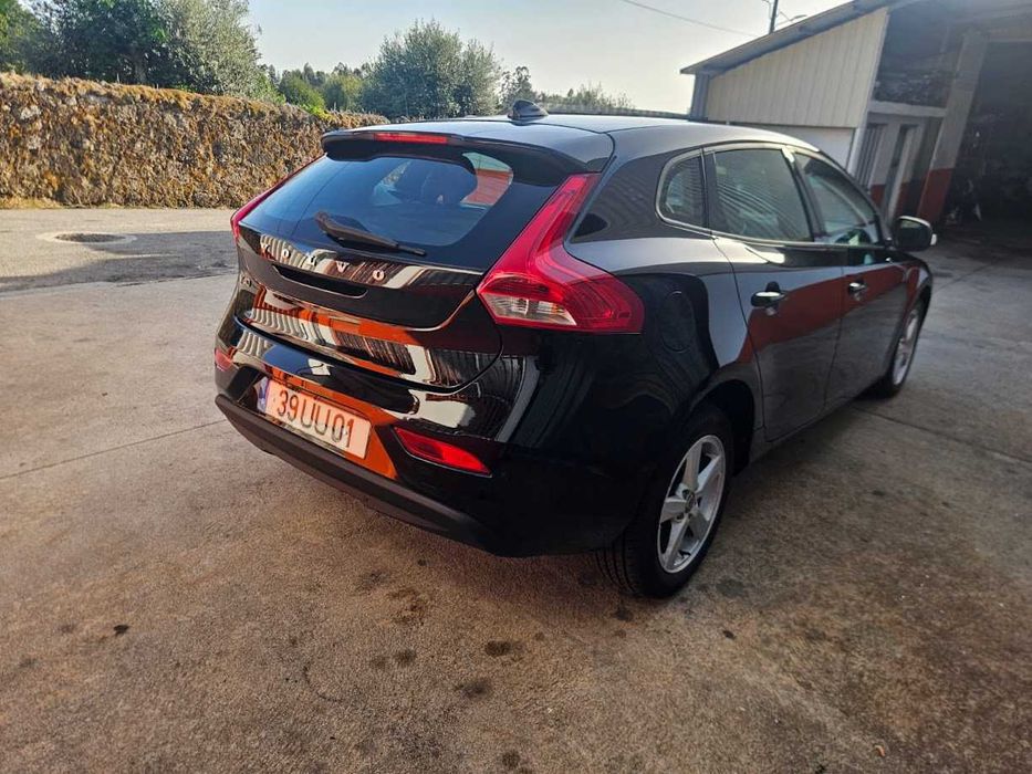 Volvo V40 Rdesign 2018