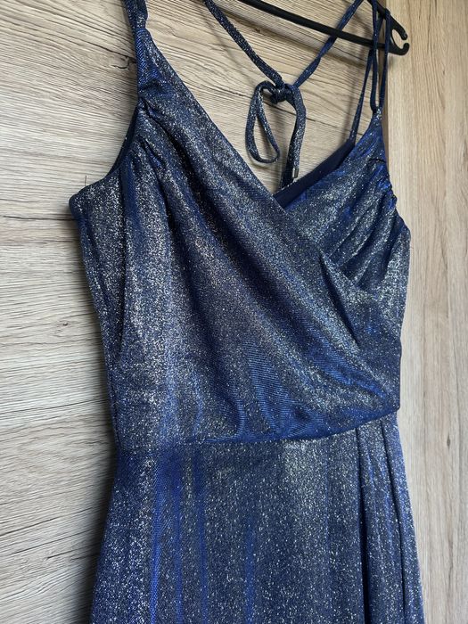 Długa sukienka balowa brokatowa maxi z rozcięciem duet a&m