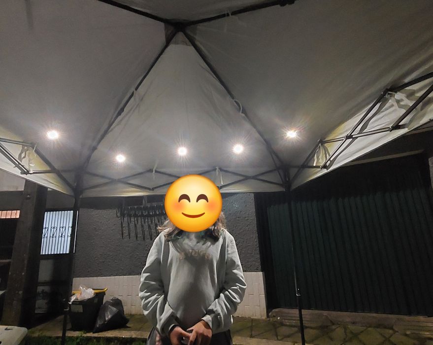 Tenda dobrável 2x2metros com iluminação