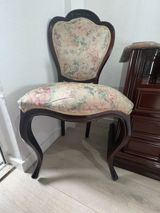 Jogo de quarto em madeira e pedra