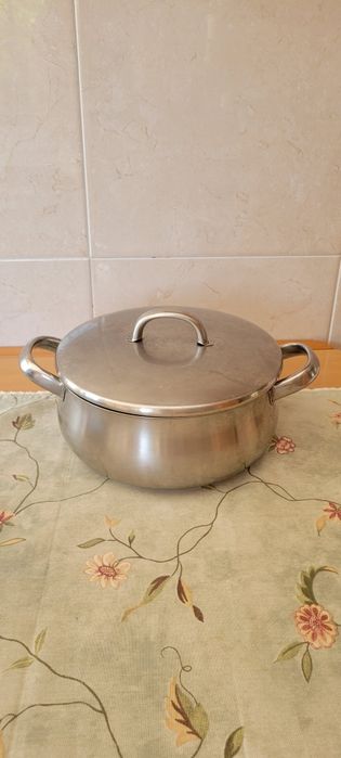 Panela média de aço inoxidável