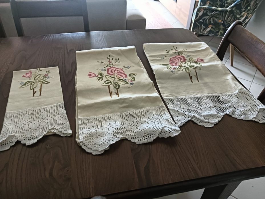 Set of 3 Embroidered Linen Cloths