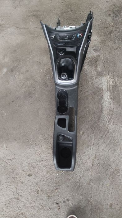 Tunel środkowy Ford B Max