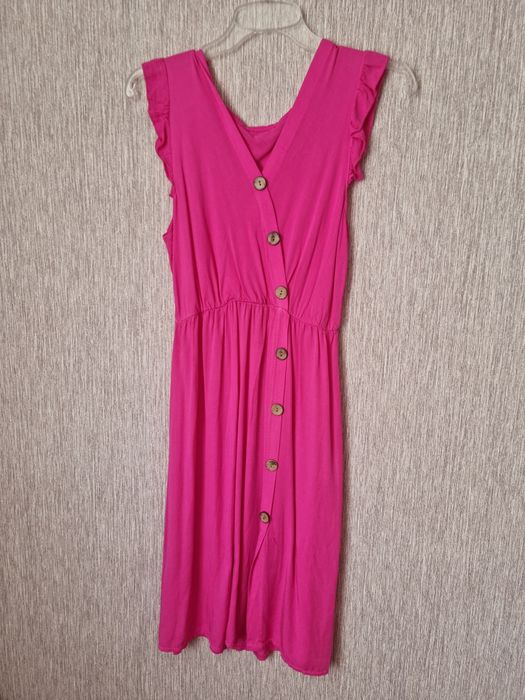 Różowa sukienka koktajlowa