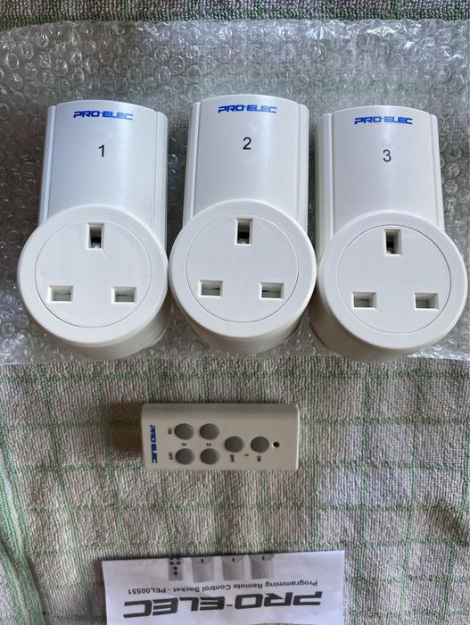 PRO-ELEC Gniazdko na pilota,wersja angielska