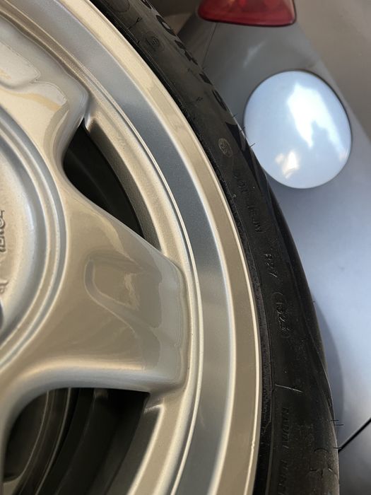 Jantes Audi com pneus novos