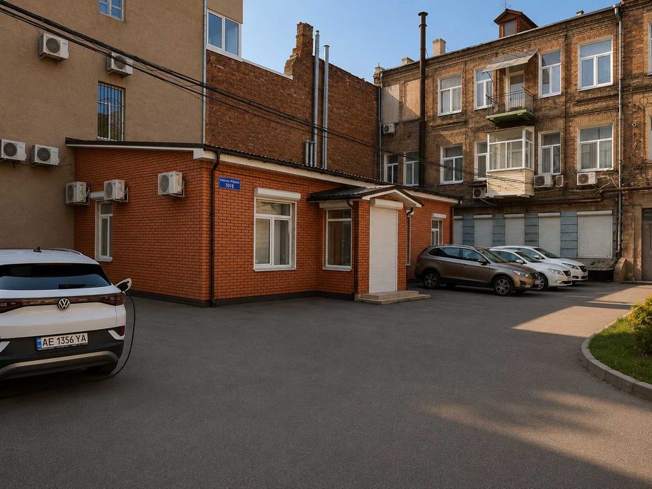 Автономна енергонезалежна офісна будівля 167 м² | Центр Дніпра | Бомбосховище