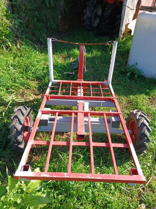 Carroço de trator pequeno