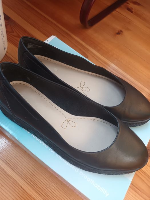 Шкіряні балетки,  туфлі, лофери Clarks