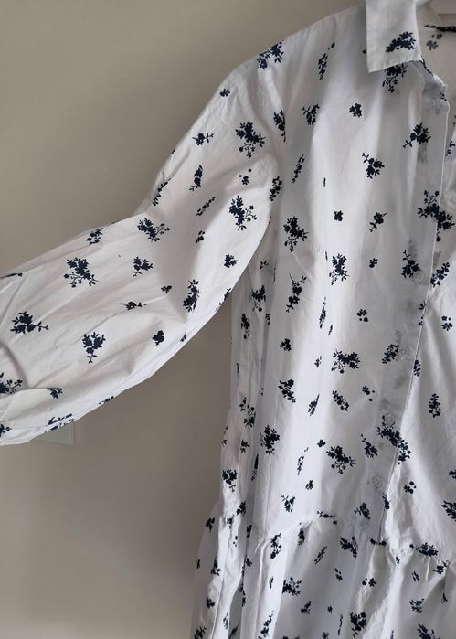 Biała mini sukienka Reserved