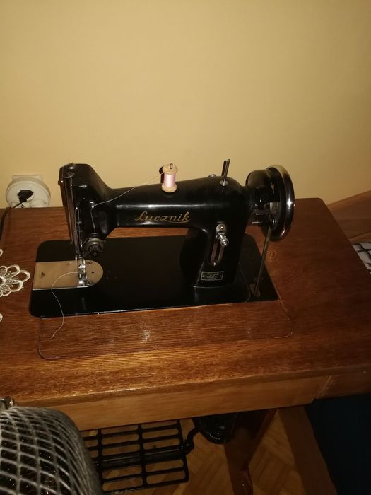 Maszyna do szycia antyk