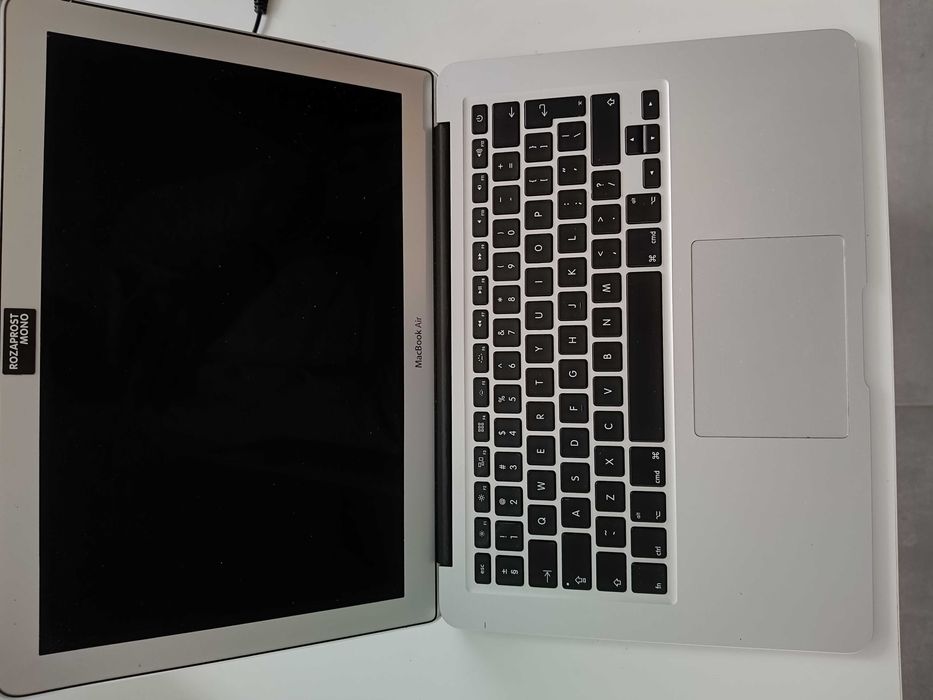 Uszkodzony MacBook Air A1466 13,3" sprzedam na części