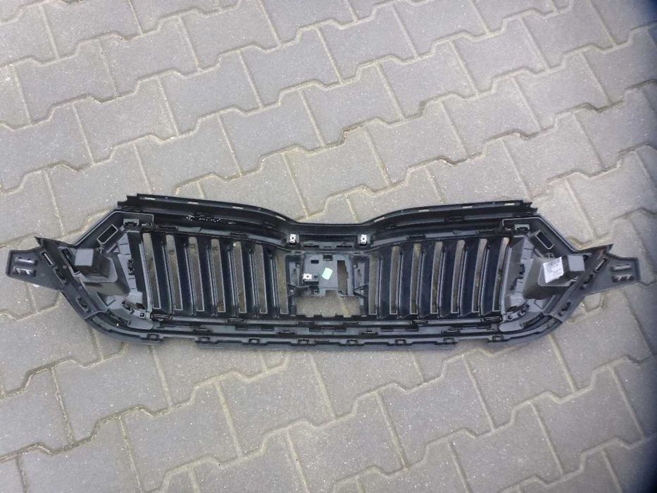 Решітка радіатора Skoda Octavia a8 2020-2025