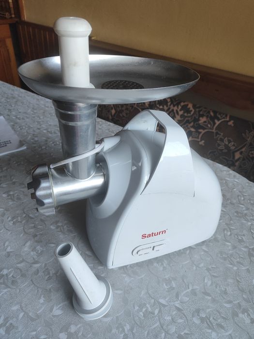 Електро мясорорубка Saturn st-fp 0094k.