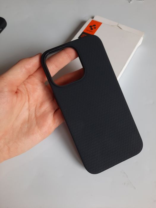 Plecki Spigen do iPhone 13 Pro Liquid Air czarny etui