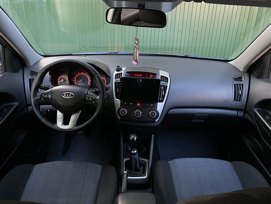 KIA Ceed sw 2012 газ