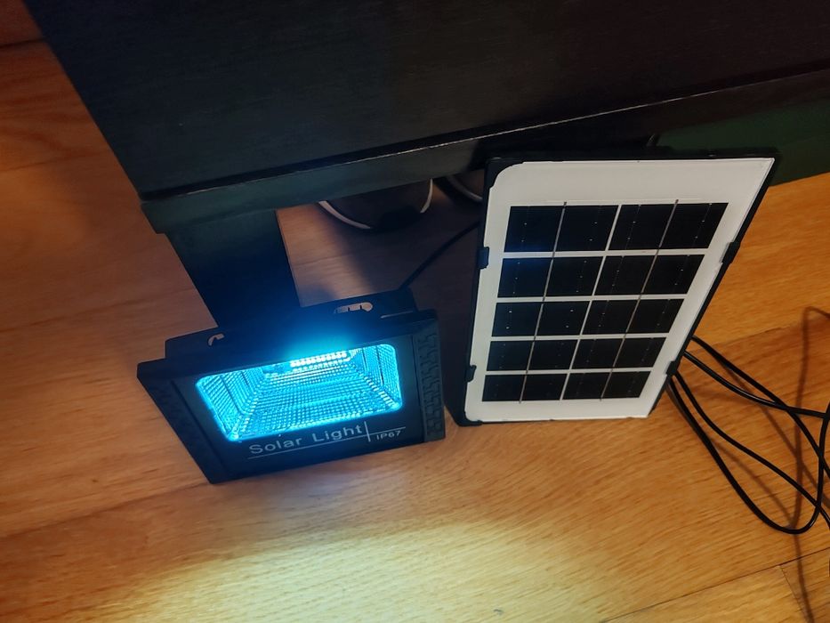 Luz holofote projetor solar LED 100w - Novo