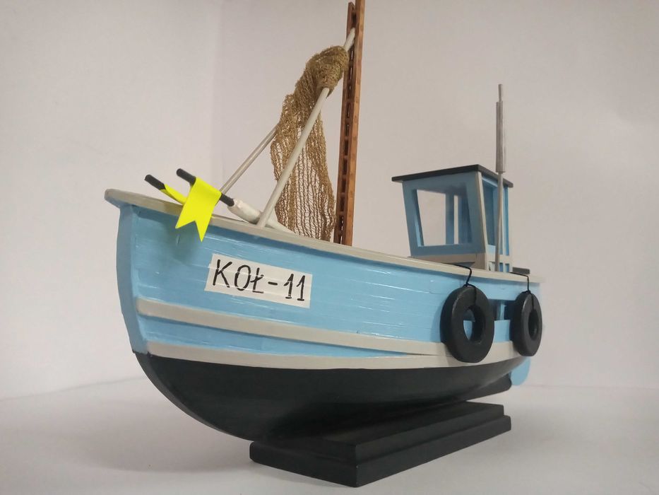Model kutra kuter rybacki RĘKODZIEŁO drewno statek okręt PIĘKNY