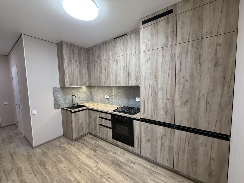 Продаж новоі квартири 40 м2 з ремонтом, кухнею,гардеробною, Софіівська Борщагівка