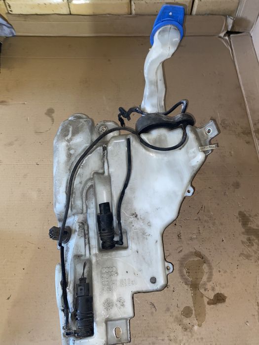 Zbiornik Zbiorniczek Spryskiwaczy Audi A8 D3,4E0.955.453C 4E0.955.453C