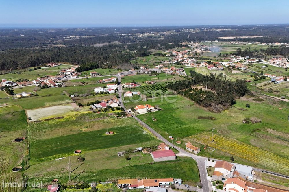 Terreno c/ Projeto Aprovado para Moradia T3 Térrea | Piscina | 1500m2
