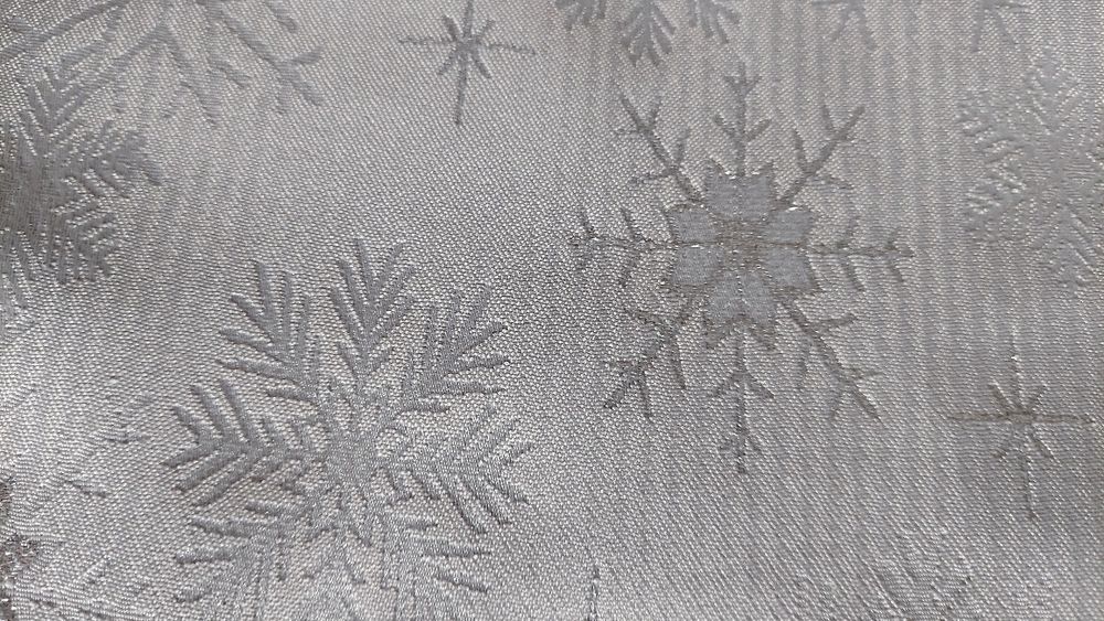 Nowy bieżnik w kolorze szarym w płatki śniegu Home&You