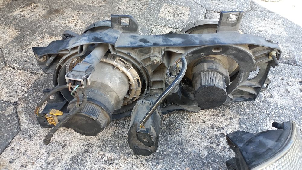 Bmw 735iL E32 Óticas Dianteiras com Piscas e Grelha