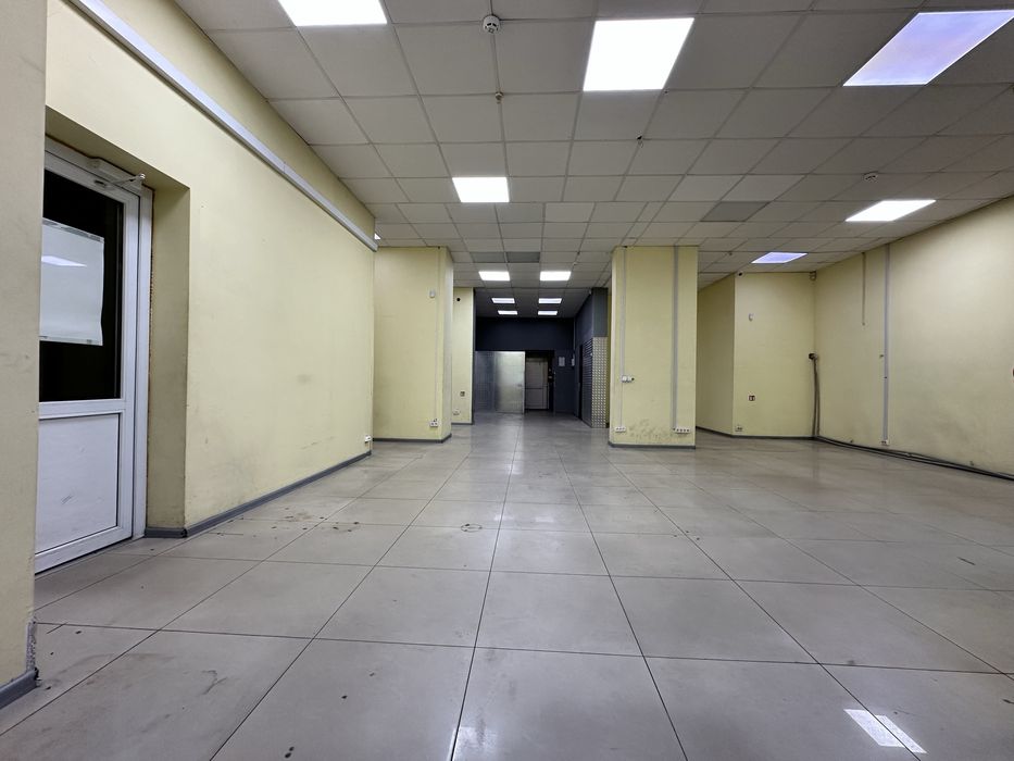Оренда приміщення 112 м під все Ахматовой 35-А Фасад 2 входи Терміново