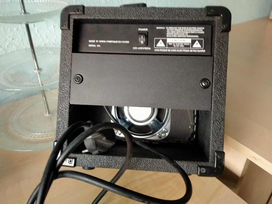 mały wzmacniacz gitarowy usb ,sd,pilot