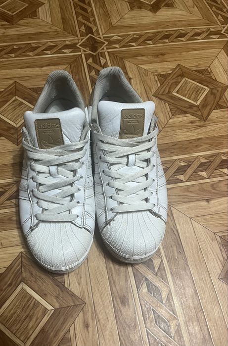 Adidas superstar white