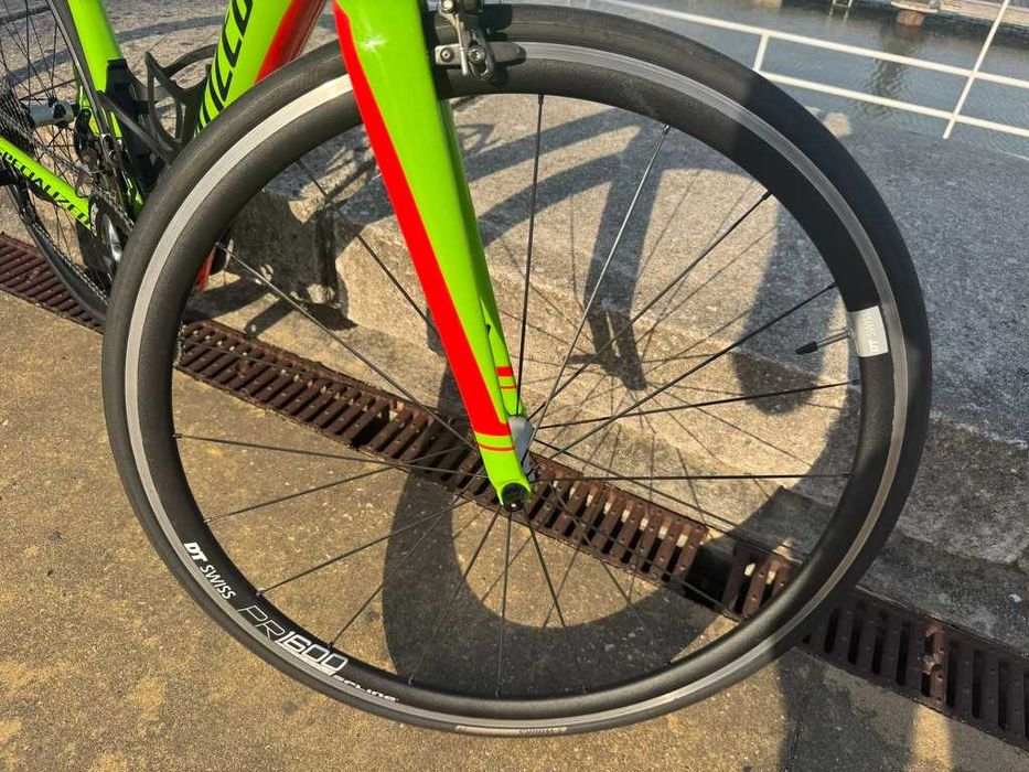Specialized Tarmac Sport Carbon 52 (S 163–170 cm) – DT Swiss PR1600 – Shimano 105