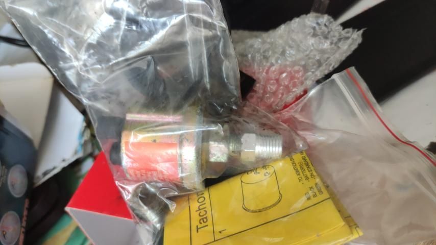 Электронный датчик давления масла + цифровой указатель LED диодный