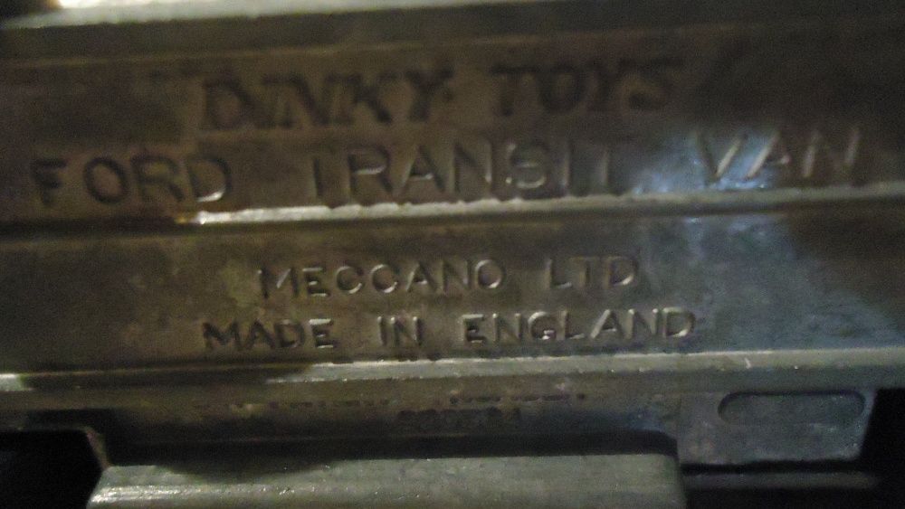 Brinquedo Carrinha Ford Transit Van England