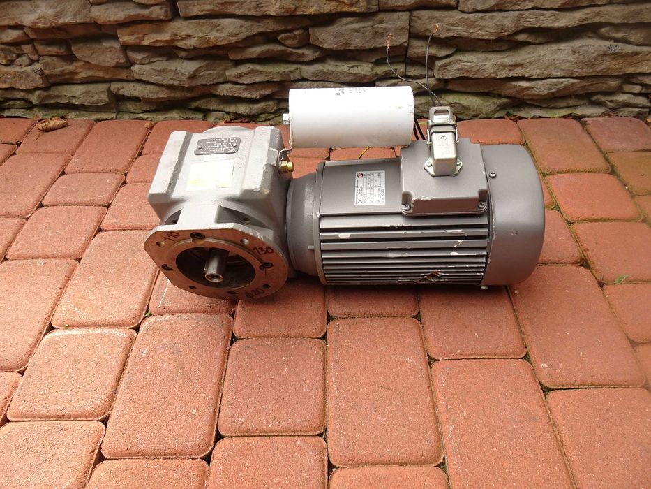 motoreduktor przekładnia kątowa 2,2kw 400 obrotów 1 fazowy 230v