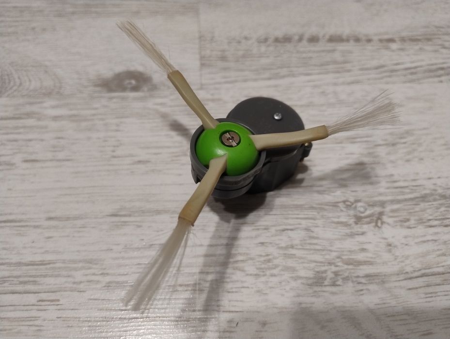 Moduł szczotki bocznej ze szczotką Irobot Roomba i3,i5.i7,e5,j5