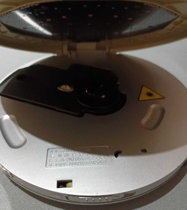 Leitor de CDs portátil Welltech - discman