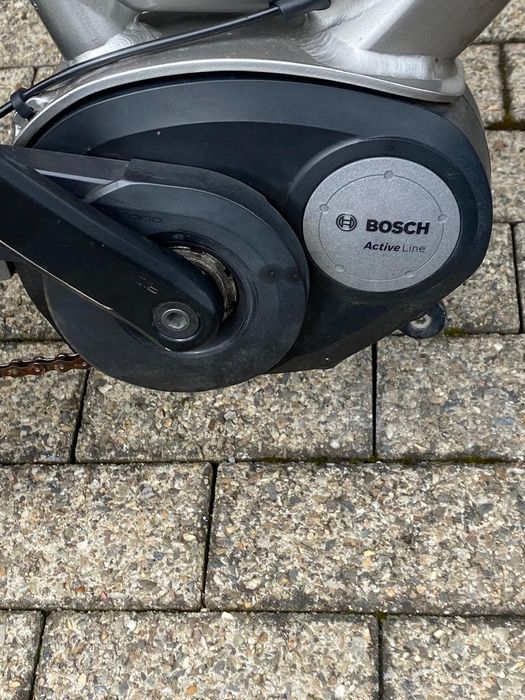 Продам велосипед електричний жіночий трек