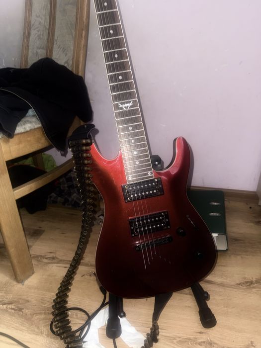 Unikatowy dean custom 750x metallic red