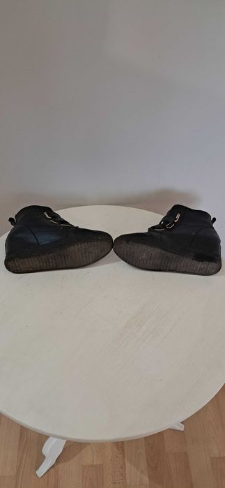 Czarne sneakersy na koturnie – r. 38 – botki na rzepy